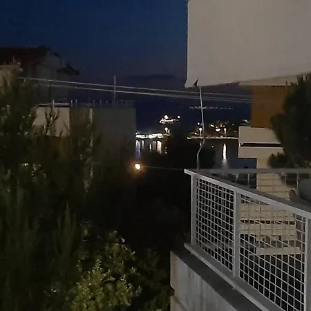 το σπίτι του καπετάνιου στη βουλιαγμένη شقة